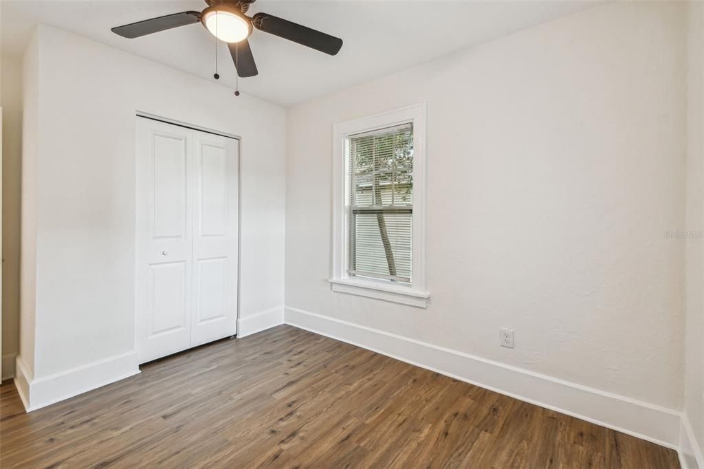 Active With Contract: $469,000 (2 beds, 1 baths, 855 Square Feet)