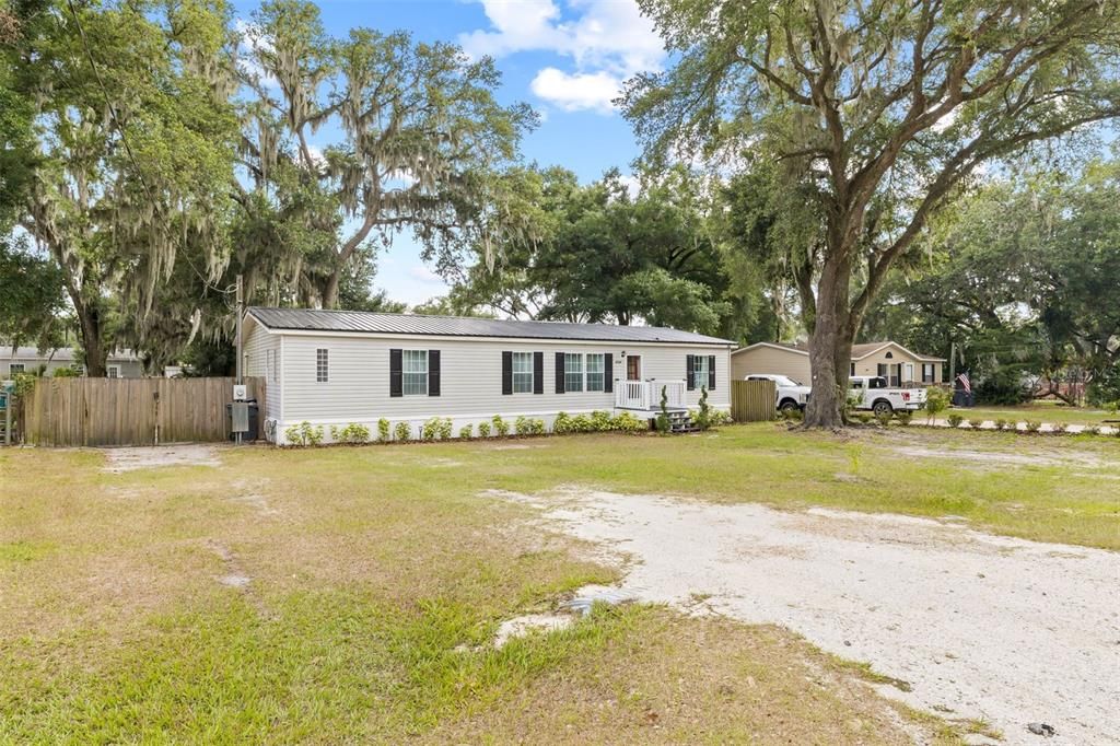 Active With Contract: $250,000 (3 beds, 2 baths, 1512 Square Feet)