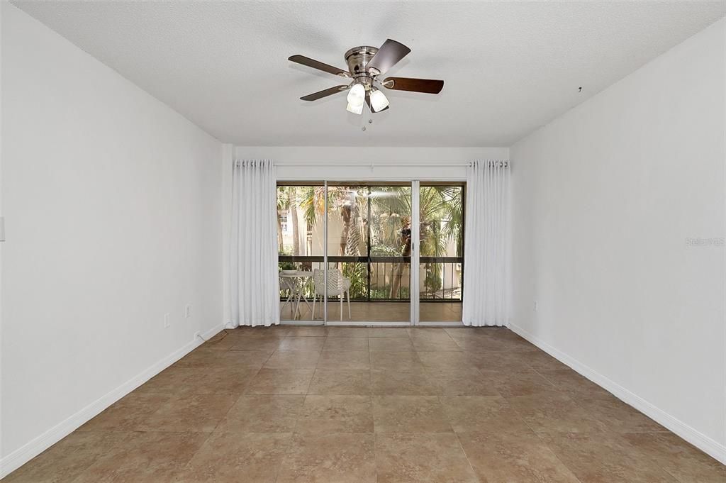 View to dining area and kitchen