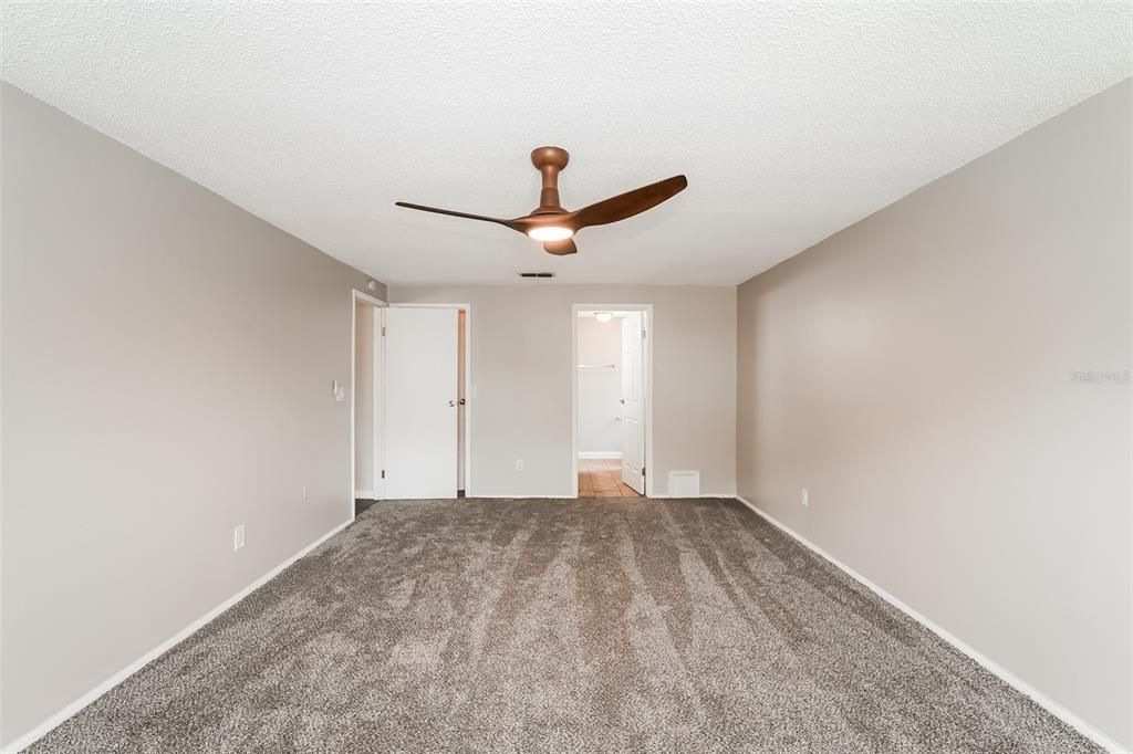 For Sale: $339,000 (4 beds, 2 baths, 1898 Square Feet)