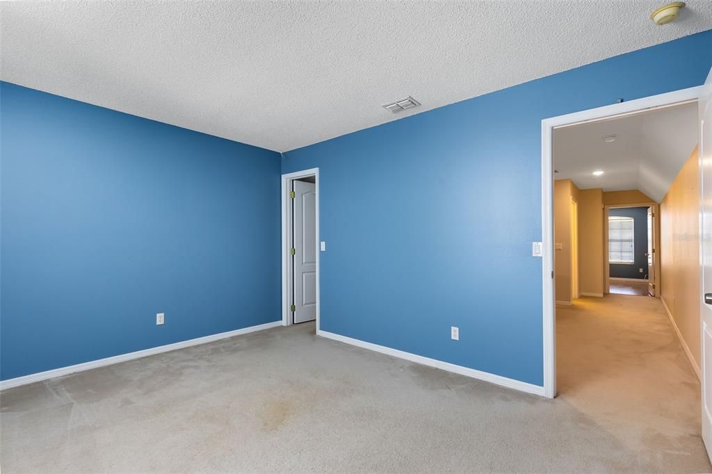 LARGE 3RD BEDROOM UPSTAIRS WITH WALK IN CLOSET