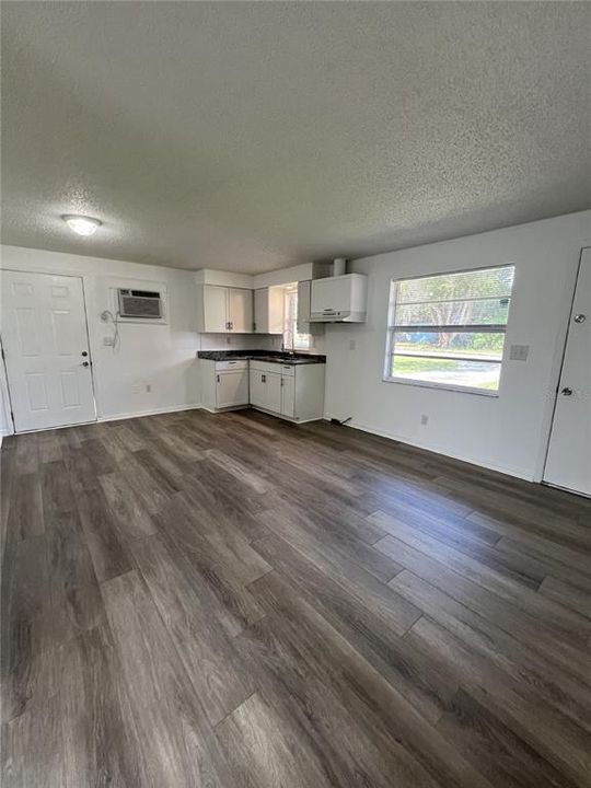 Recently Rented: $950 (1 beds, 1 baths, 520 Square Feet)