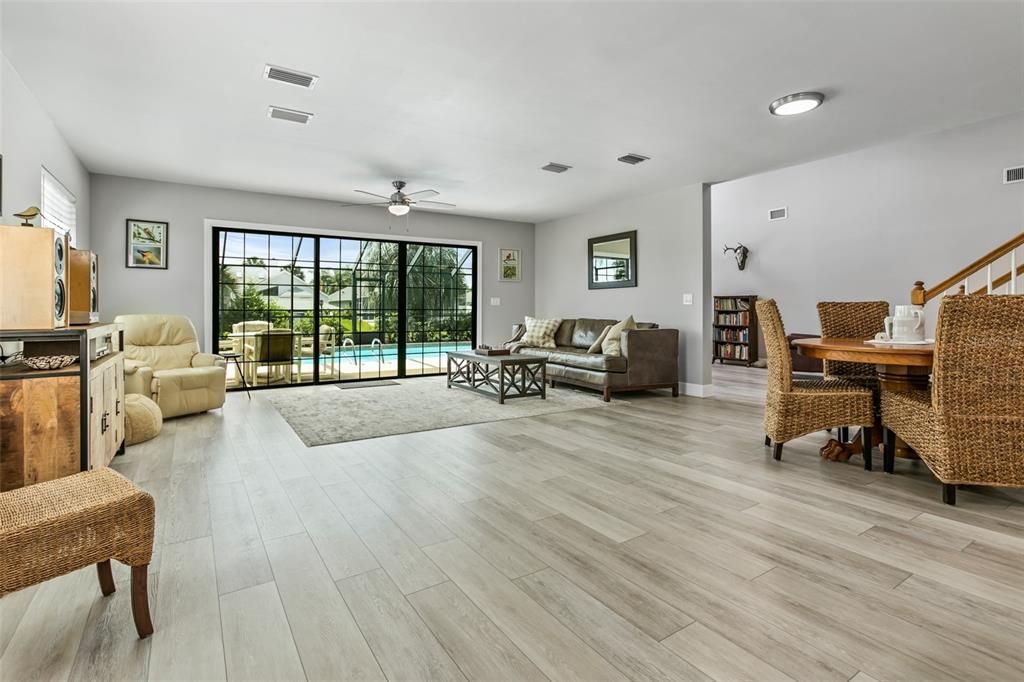 Active With Contract: $758,000 (3 beds, 2 baths, 2461 Square Feet)