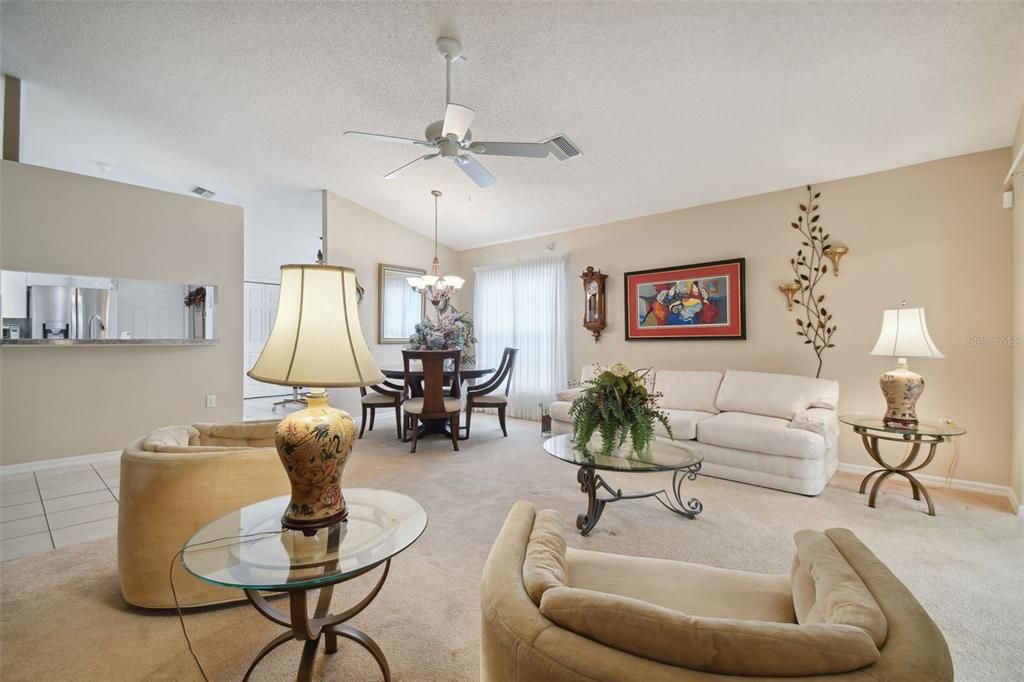 Active With Contract: $345,900 (3 beds, 2 baths, 1586 Square Feet)