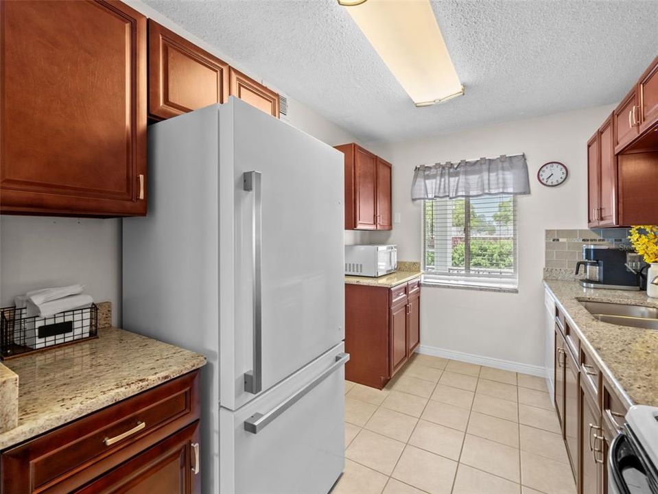 For Sale: $158,900 (1 beds, 1 baths, 750 Square Feet)