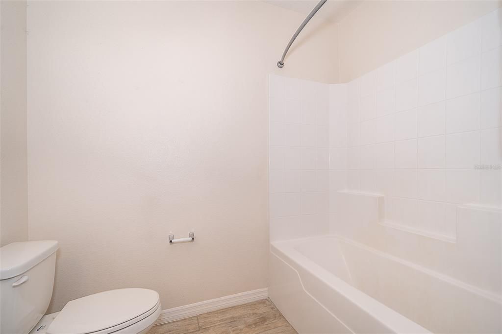 For Rent: $2,250 (3 beds, 2 baths, 1794 Square Feet)