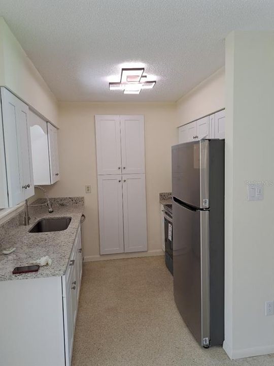 Active With Contract: $1,999 (2 beds, 1 baths, 1115 Square Feet)