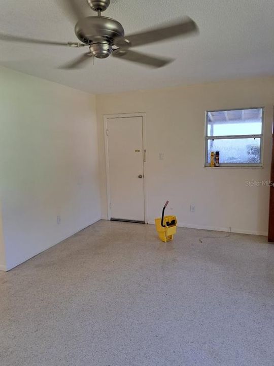 For Rent: $2,199 (2 beds, 1 baths, 1115 Square Feet)