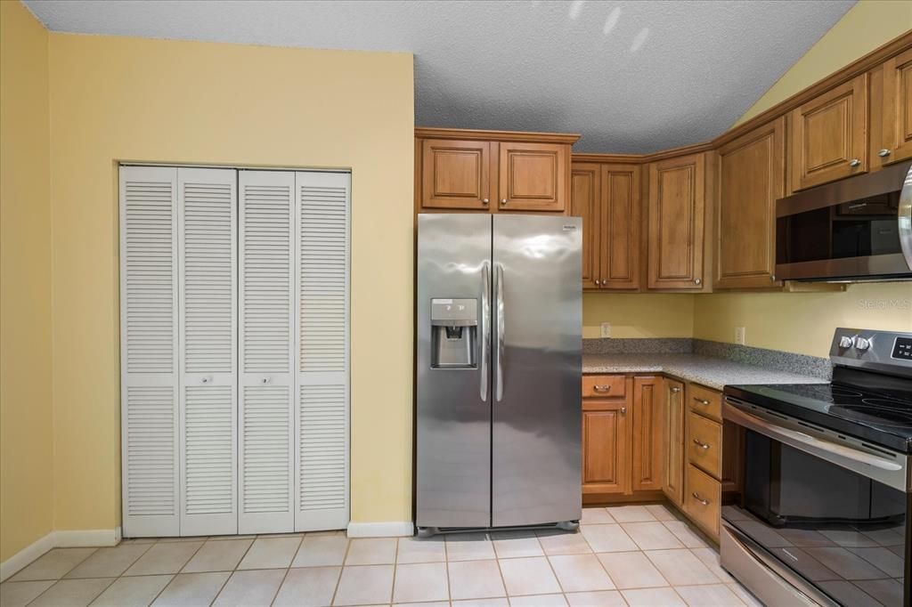 For Rent: $1,850 (2 beds, 2 baths, 1196 Square Feet)