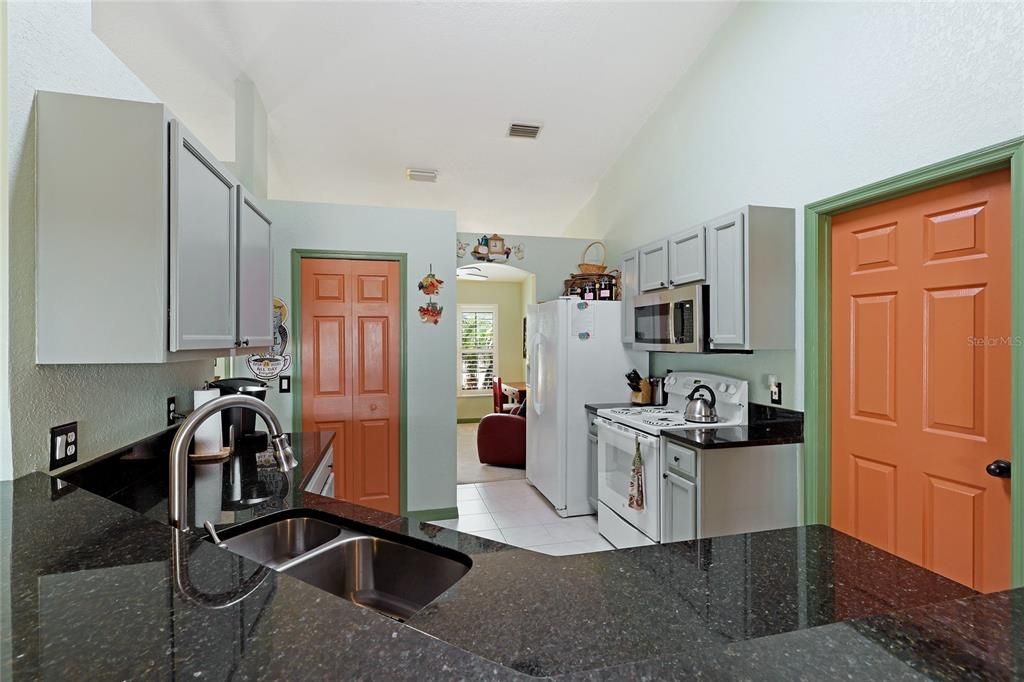 For Sale: $375,000 (3 beds, 2 baths, 1655 Square Feet)