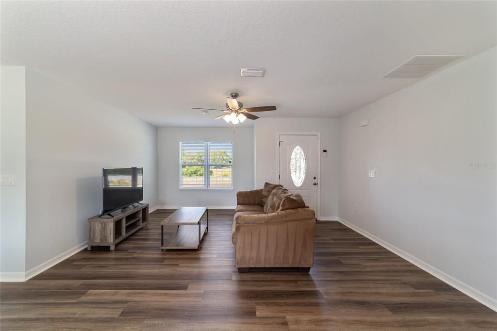 Active With Contract: $227,000 (3 beds, 2 baths, 1166 Square Feet)