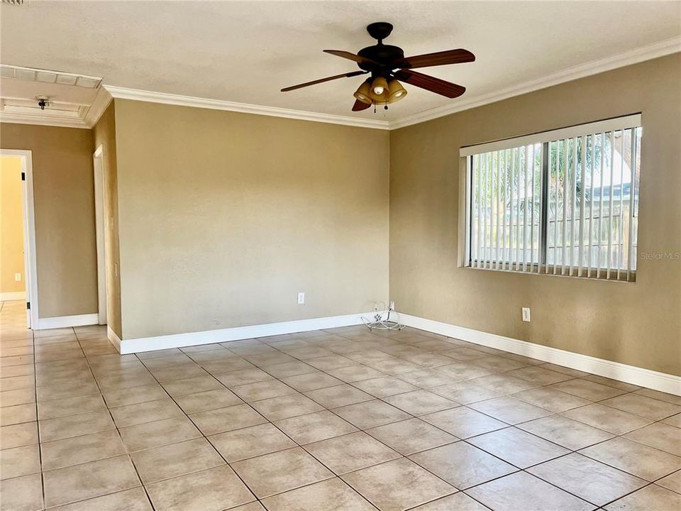 For Rent: $2,700 (3 beds, 1 baths, 1058 Square Feet)