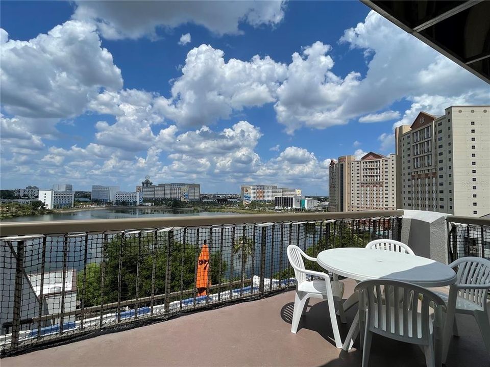 For Sale: $239,000 (1 beds, 1 baths, 425 Square Feet)
