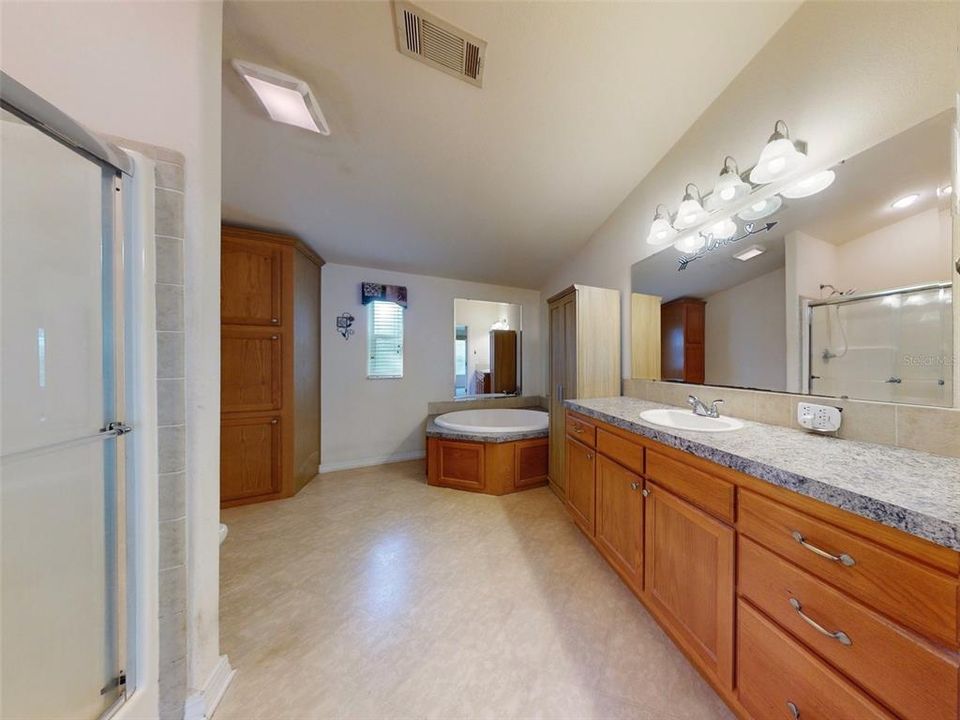 Active With Contract: $234,900 (3 beds, 2 baths, 1863 Square Feet)