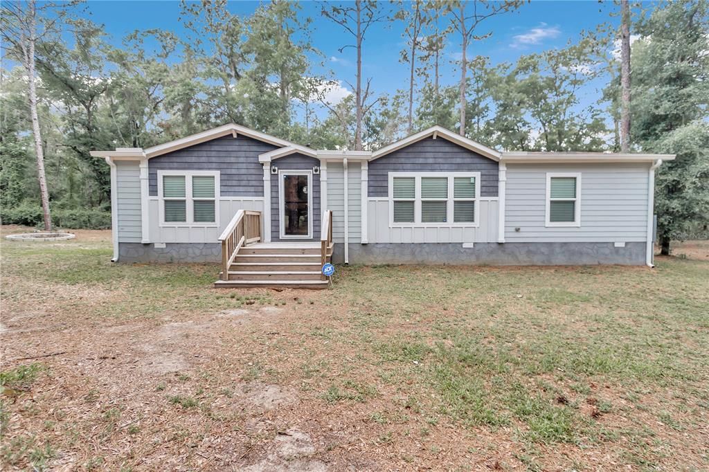 Recently Sold: $330,000 (3 beds, 2 baths, 1582 Square Feet)