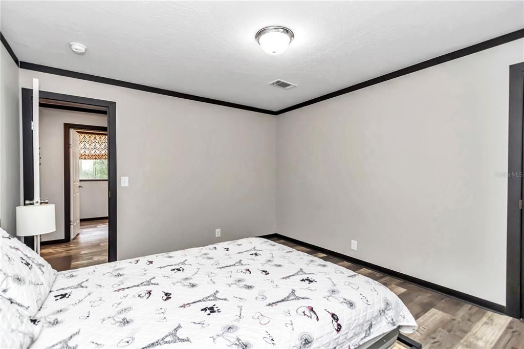 For Sale: $330,000 (3 beds, 2 baths, 1582 Square Feet)