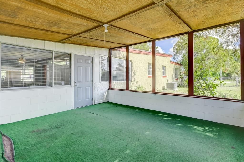 Activo con contrato: $320,000 (3 camas, 1 baños, 1399 Pies cuadrados)