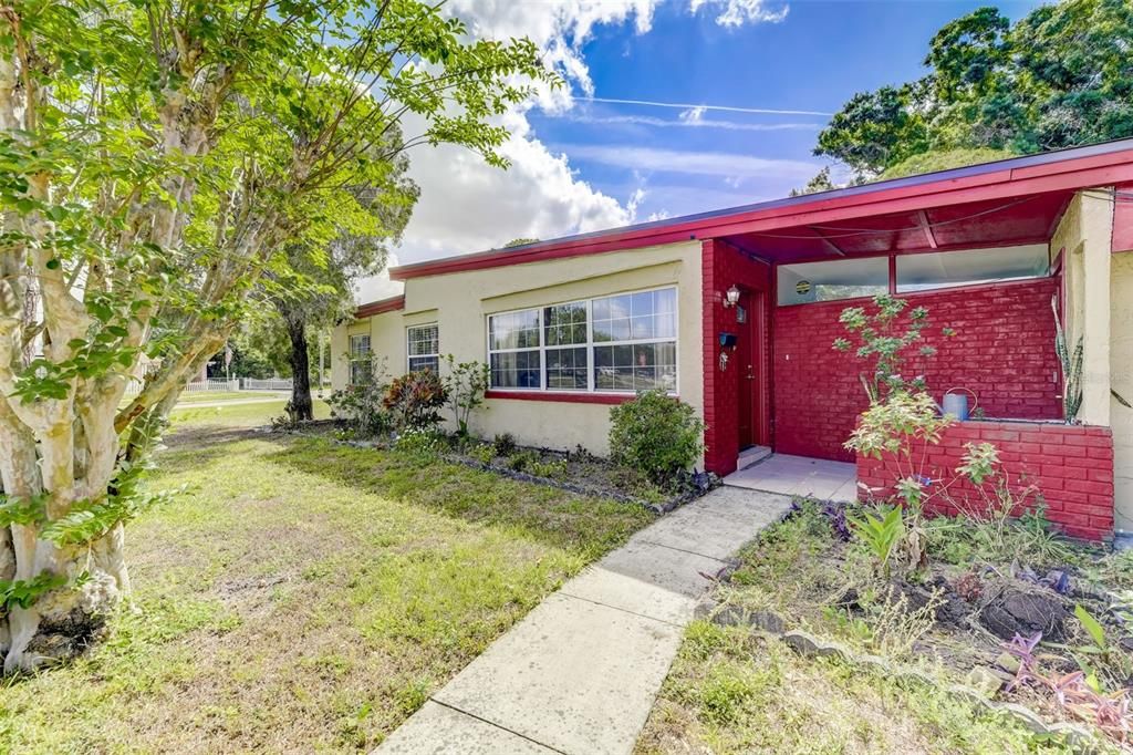 Active With Contract: $320,000 (3 beds, 1 baths, 1399 Square Feet)