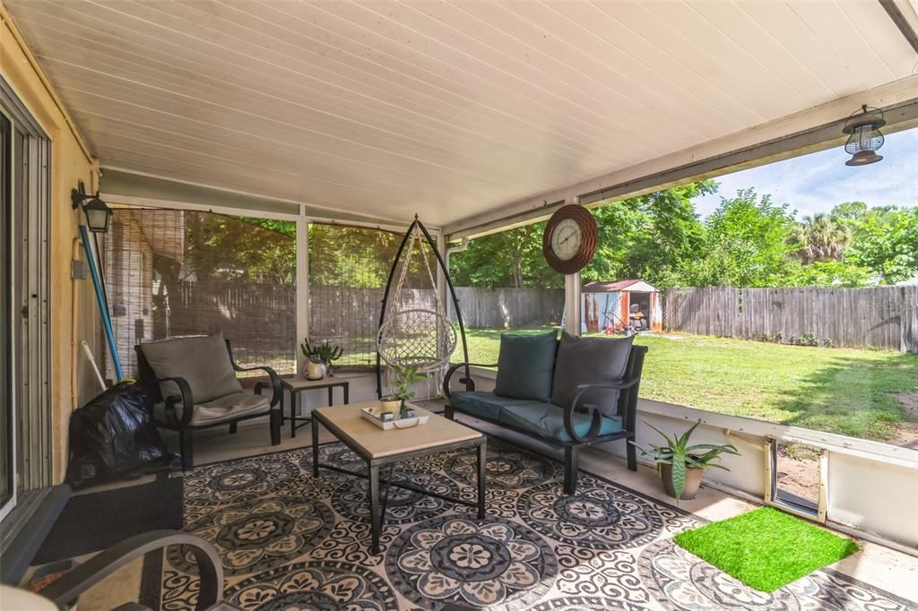 Active With Contract: $199,900 (3 beds, 2 baths, 1638 Square Feet)