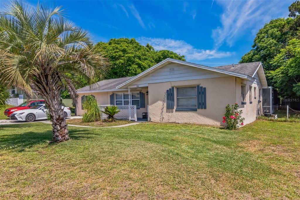 Active With Contract: $199,900 (3 beds, 2 baths, 1638 Square Feet)