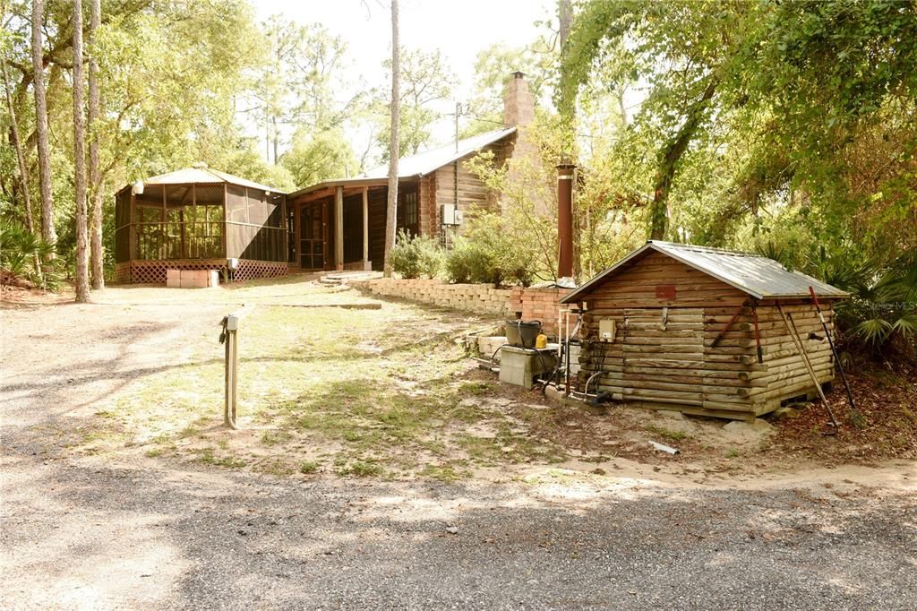 Charming Cabin in the woods