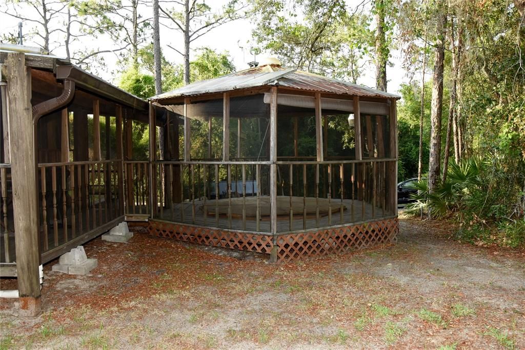 Screened  back porch