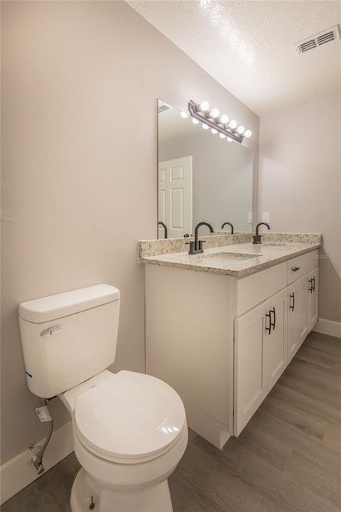 Active With Contract: $238,900 (2 beds, 2 baths, 1164 Square Feet)