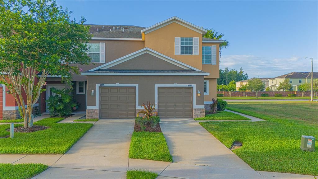 Recently Sold: $360,000 (3 beds, 2 baths, 1664 Square Feet)