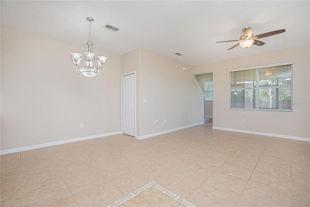 Active With Contract: $360,000 (3 beds, 2 baths, 1664 Square Feet)