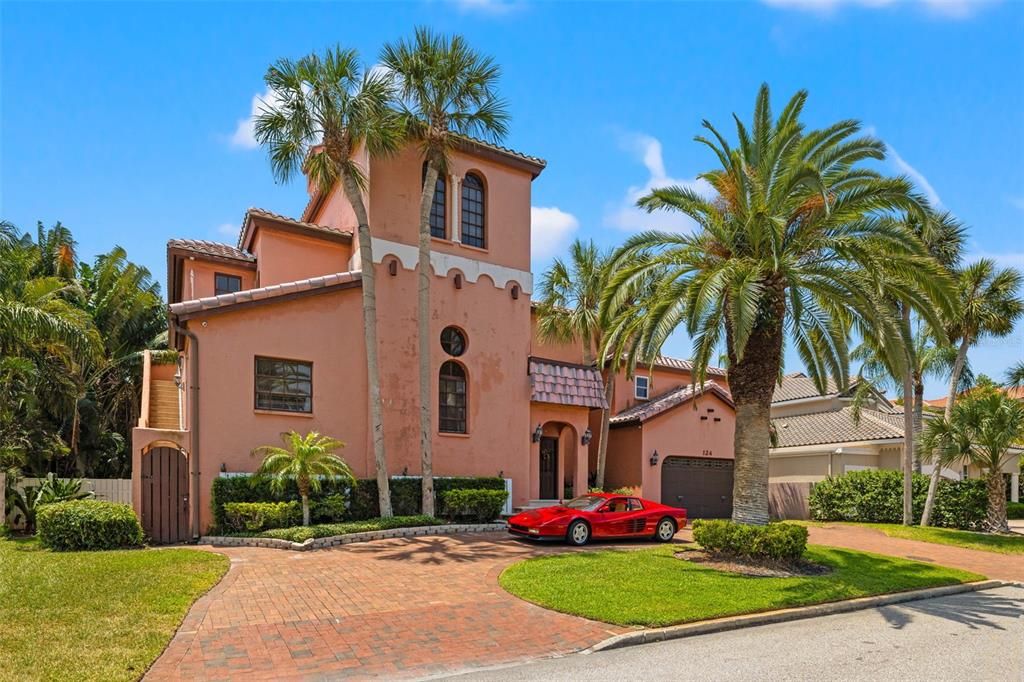 Active With Contract: $2,975,000 (4 beds, 5 baths, 4005 Square Feet)