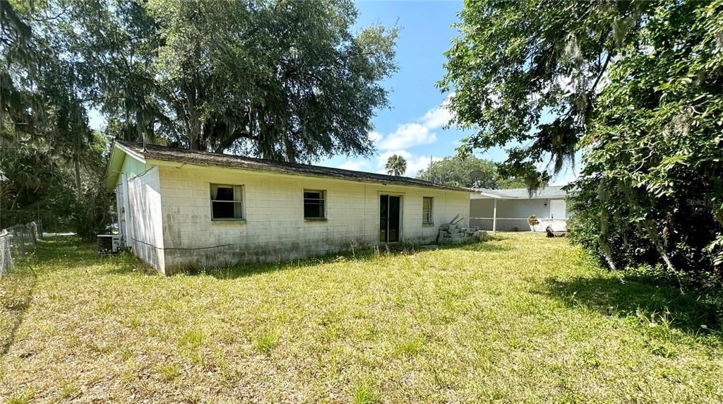 Active With Contract: $165,000 (3 beds, 1 baths, 1110 Square Feet)