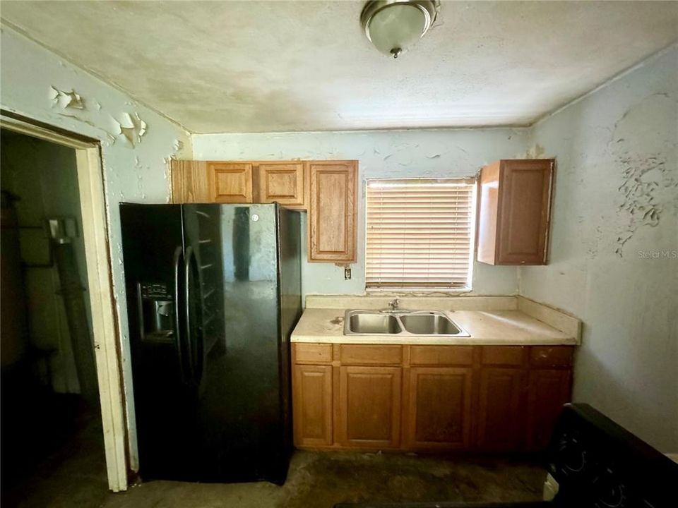 For Sale: $165,000 (3 beds, 1 baths, 1110 Square Feet)