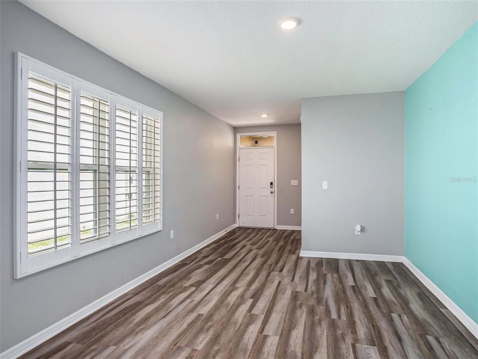 Active With Contract: $340,000 (3 beds, 2 baths, 1516 Square Feet)