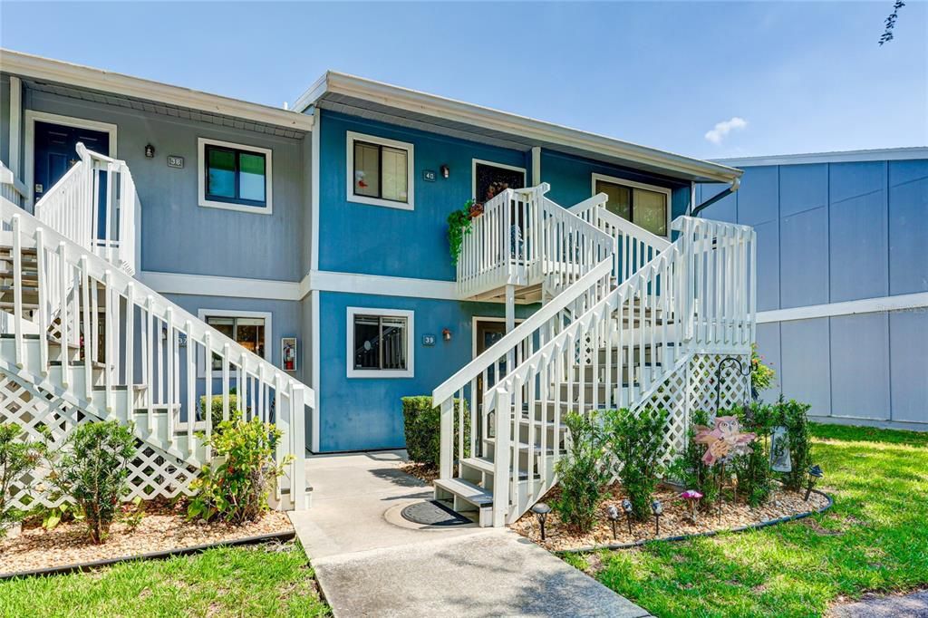 Active With Contract: $192,500 (2 beds, 2 baths, 936 Square Feet)