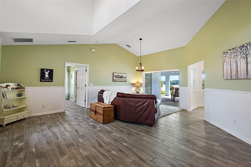 Active With Contract: $635,000 (3 beds, 2 baths, 1951 Square Feet)