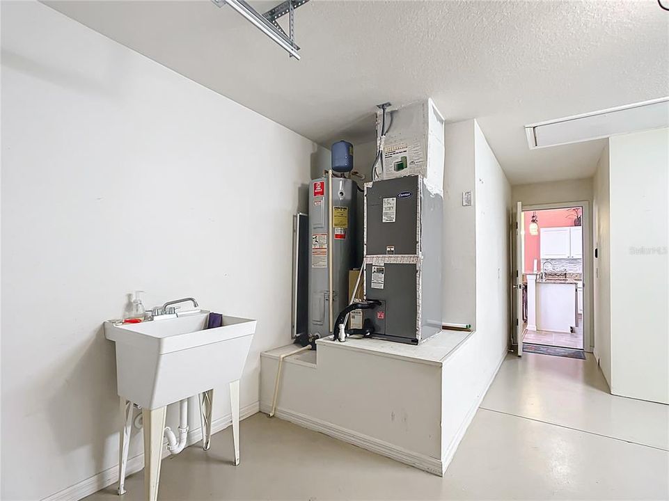 For Sale: $324,900 (2 beds, 2 baths, 1156 Square Feet)