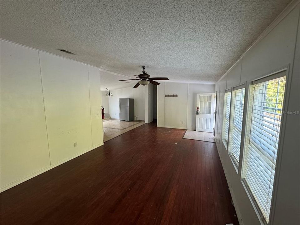 For Rent: $1,825 (3 beds, 2 baths, 1184 Square Feet)