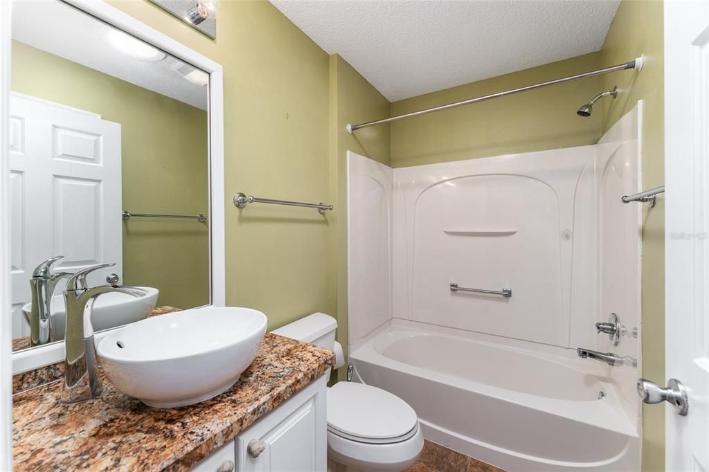 GUEST BATH TUB/SHOWER