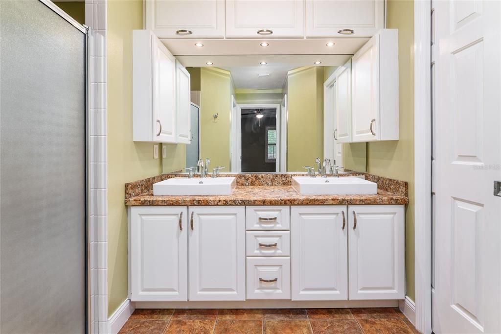 DOUBLE SINK VANITY WITH CUSTOM STORAGE