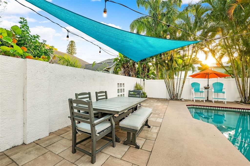 Active With Contract: $800,000 (4 beds, 2 baths, 2186 Square Feet)
