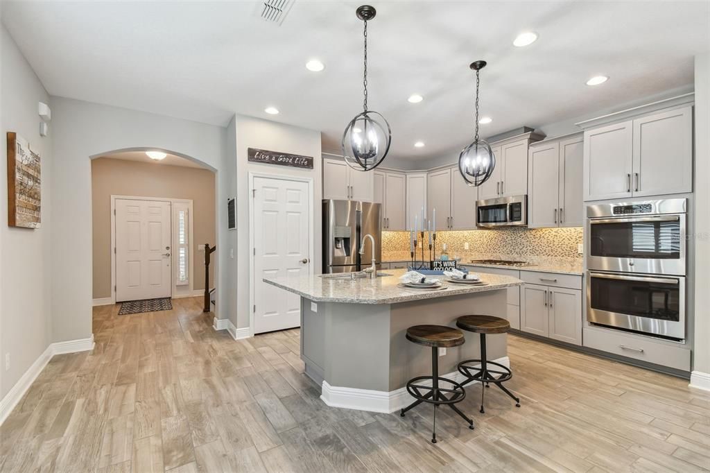 Active With Contract: $699,000 (4 beds, 3 baths, 2988 Square Feet)