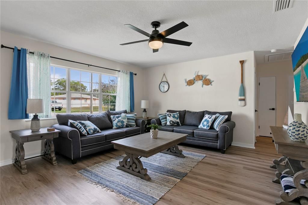 Active With Contract: $565,000 (3 beds, 2 baths, 1502 Square Feet)