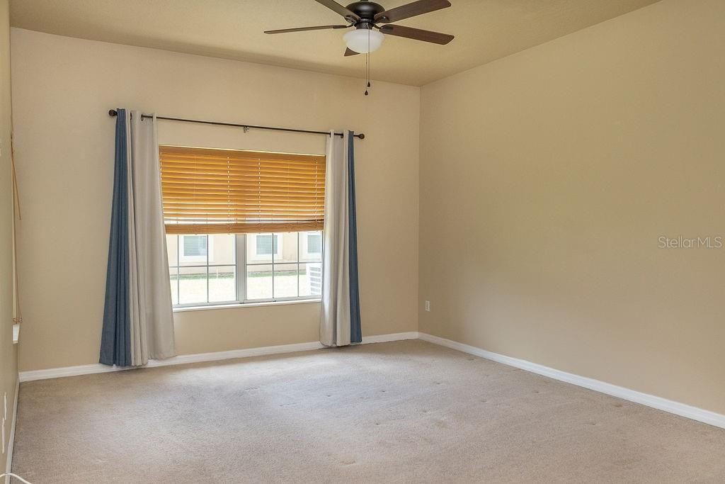 Recently Rented: $1,950 (3 beds, 2 baths, 1860 Square Feet)