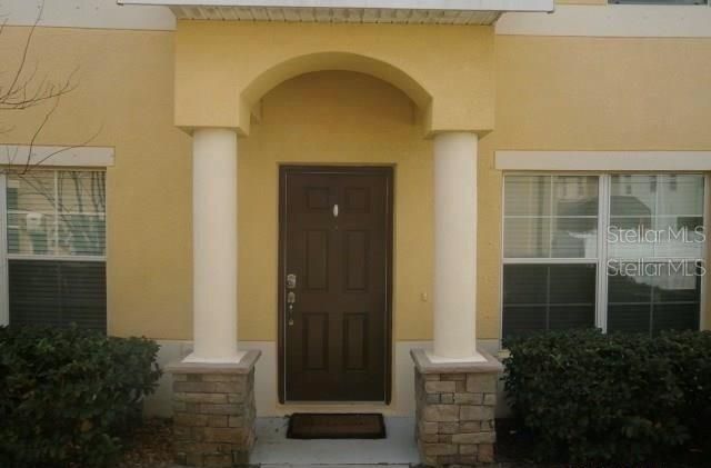 Recently Rented: $1,975 (3 beds, 2 baths, 1371 Square Feet)