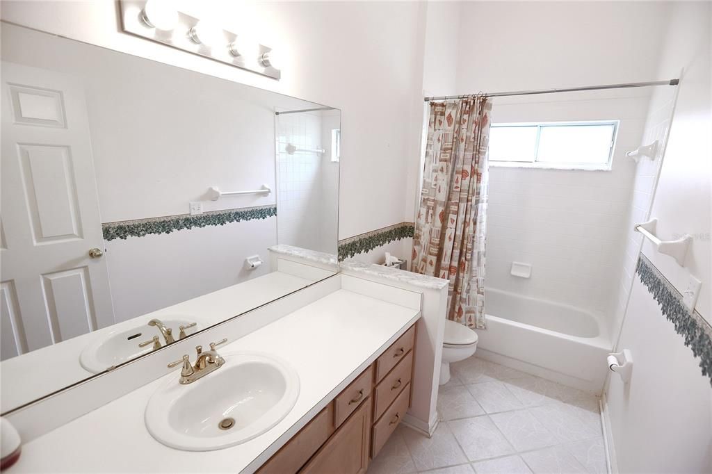 For Sale: $265,000 (2 beds, 2 baths, 1504 Square Feet)