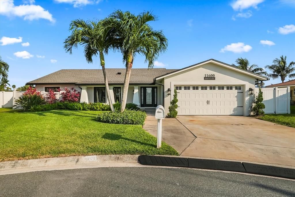 For Sale: $2,000,000 (3 beds, 2 baths, 2230 Square Feet)