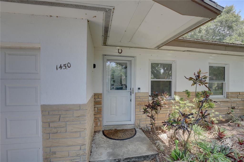 Recently Sold: $380,000 (3 beds, 2 baths, 1421 Square Feet)