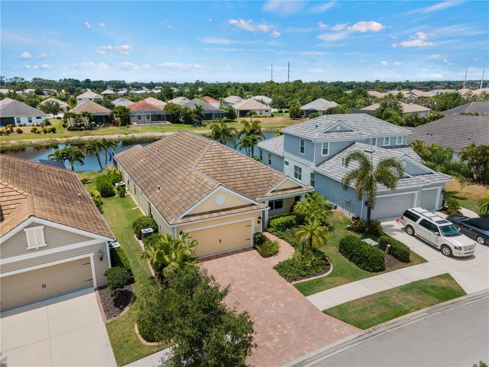 For Sale: $724,900 (3 beds, 2 baths, 2237 Square Feet)