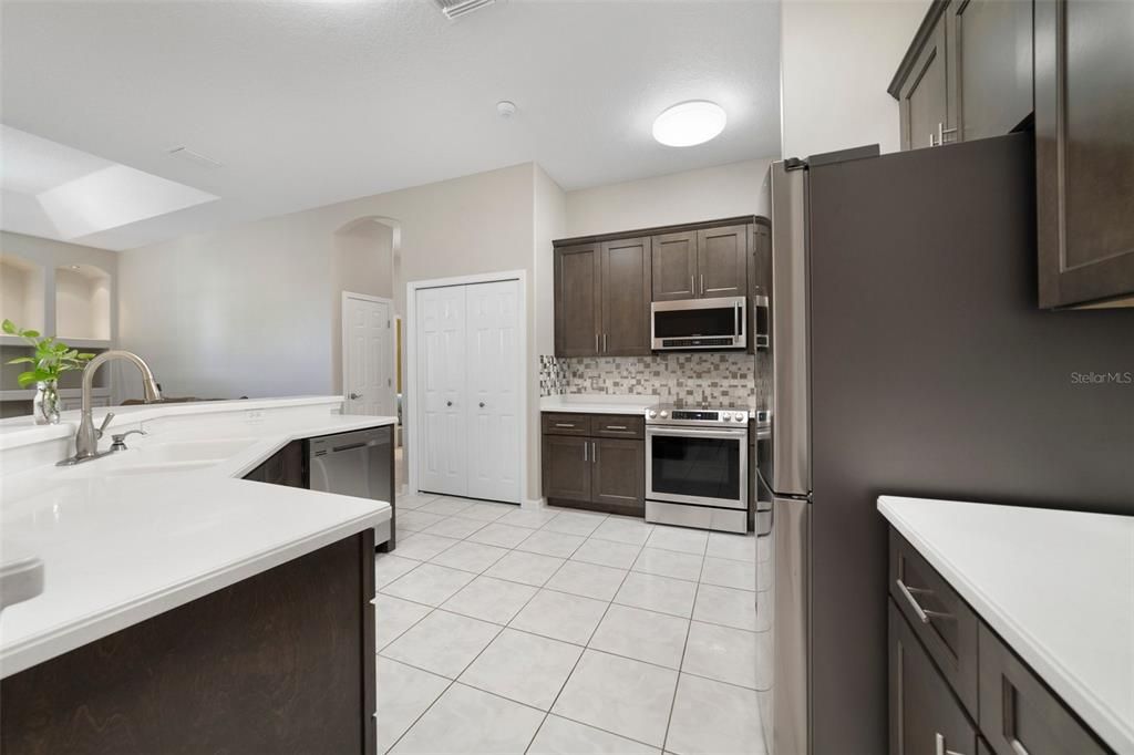For Sale: $599,900 (4 beds, 2 baths, 2492 Square Feet)