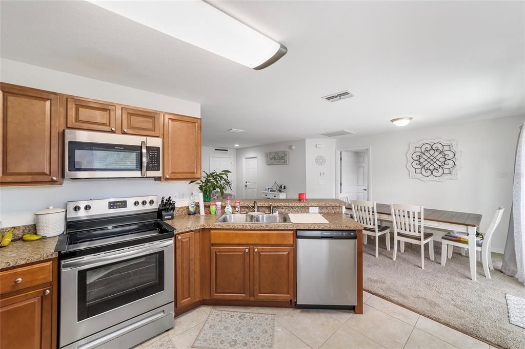 For Sale: $259,000 (3 beds, 2 baths, 1393 Square Feet)